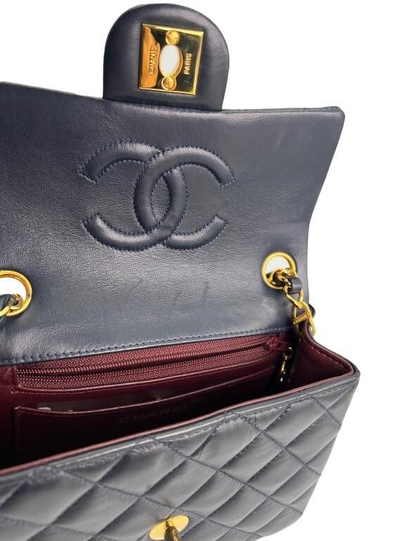 Chanel mini discount flap bag inside